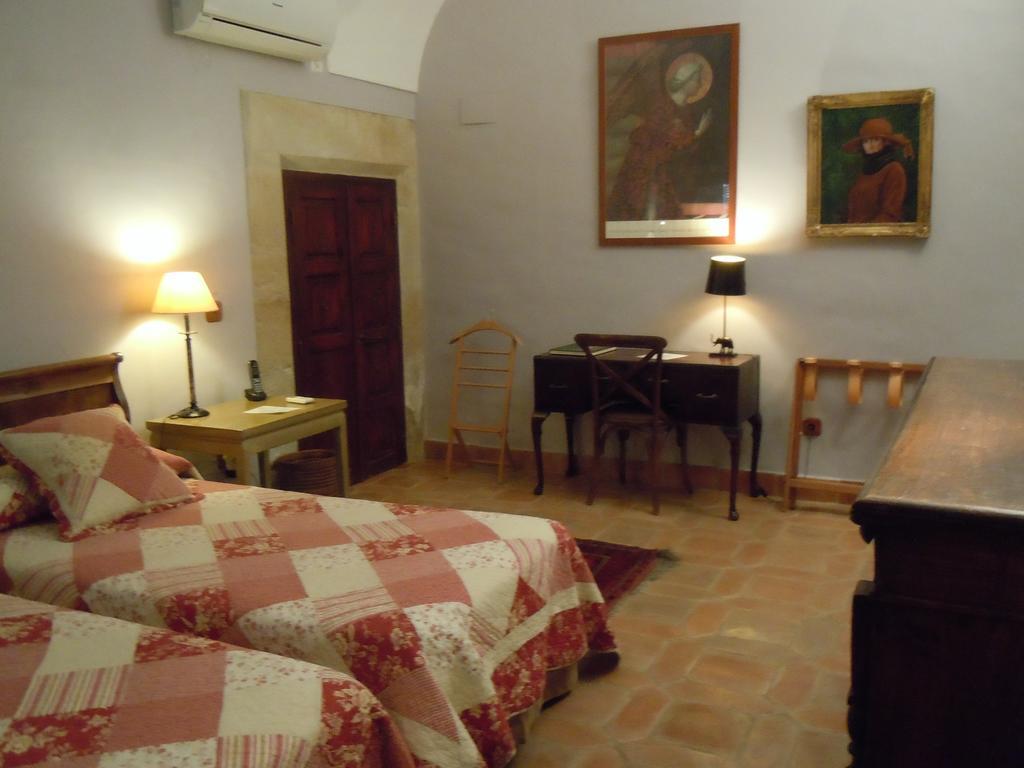 Palacio Chaves Hotel Trujillo Room photo